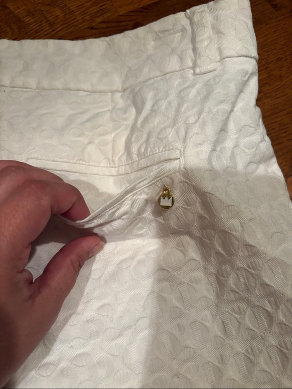 White Scallop-Hem Crown & Ivy Women's Shorts - Picture 4 of 5